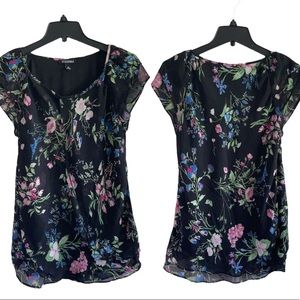 Roz & Ali Floral Short Sleeve Top - Lined - Size Medium. Spring Shirt.